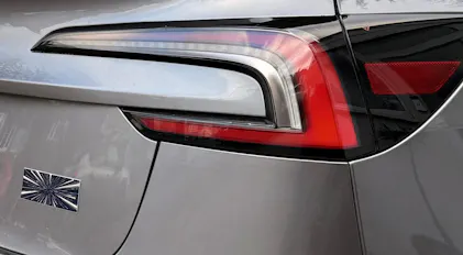 Bedazzled Emblemi Con Strass Per Tesla Model 3 Highland 2024 - Set 7 Pezzi Rosa - Accessori Auto Bling Bling