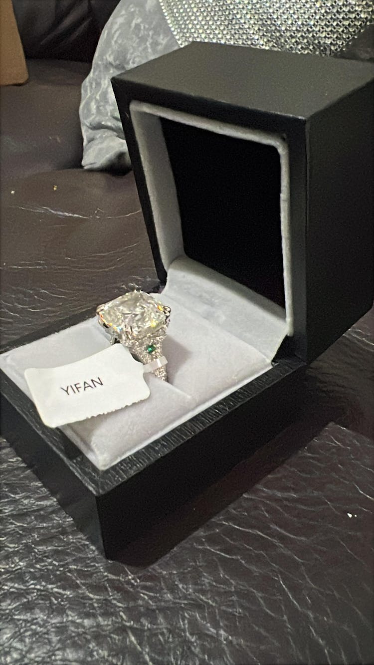 Golden time collection: G color "lcy MonalisaPigeon Egg Rock" delicate Engagement/Wedding Ring #1843 #01040