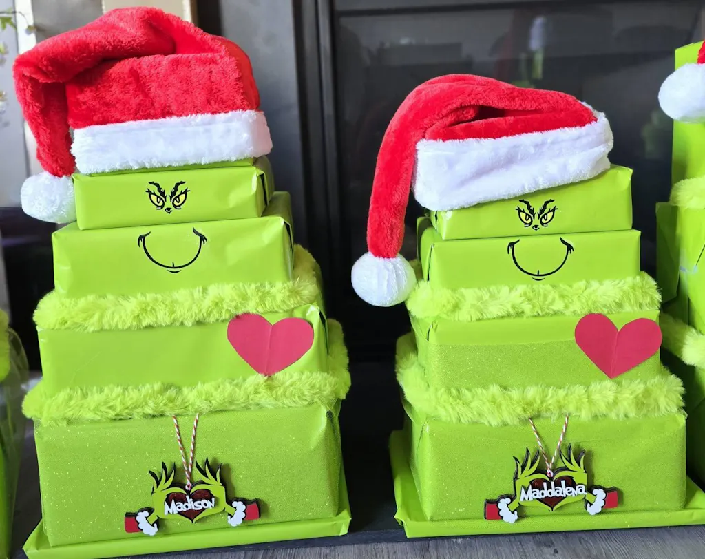 Personalized Grinch Ornament – Customizable Whoville Christmas Decor for Gifts & Tree Trimming