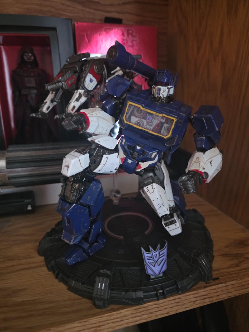 Transformers: Bumblebee - 20cm Soundwave Model Kit - AMK PRO Series