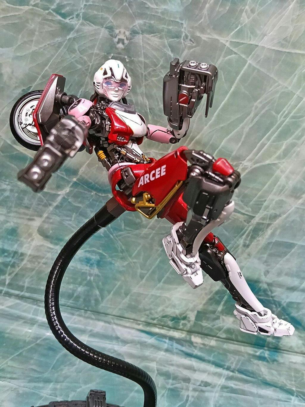 Transformers: Rise of the Beasts - 16cm Arcee Model Kit - AMK PRO Series