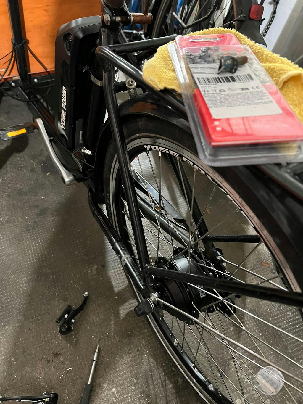 E-Bike Conversion Kit 36V 350W 26" Rear Motor Kit for Freewheel with 36V 13Ah Battery and Charger