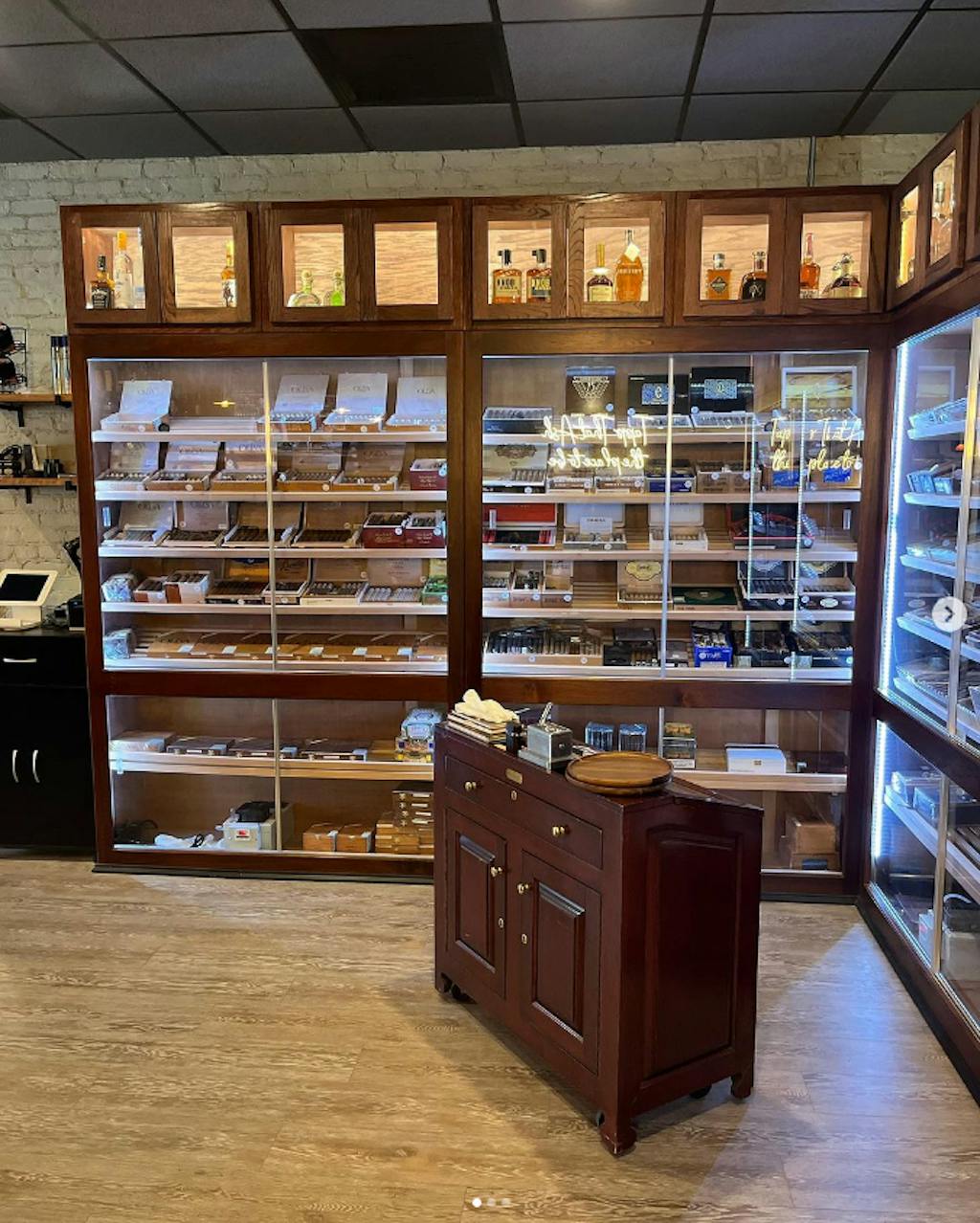 Model 5 Commercial & Retail Humidor Your Elegant Bar