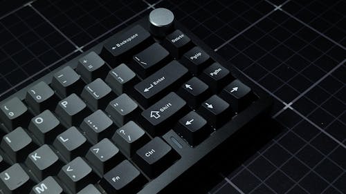 YUNZII AL68 QMK/VIA Custom Mechanical Keyboard