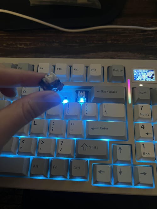 YUNZII IF99 QMK/VIA Full Size LCD Mechanical Keyboard