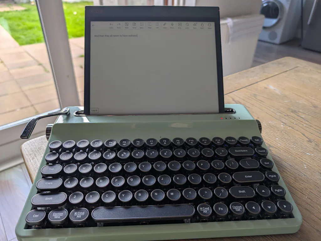 YUNZII QL75 Retro Typewriter QMK/VIA Mechanical Keyboard