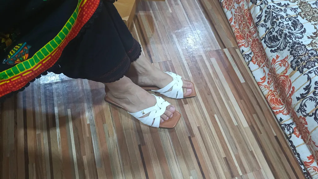 Soft comfortable slippers 005