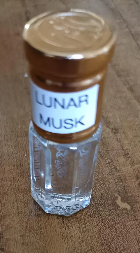 LUNAR MUSK Perfume oil