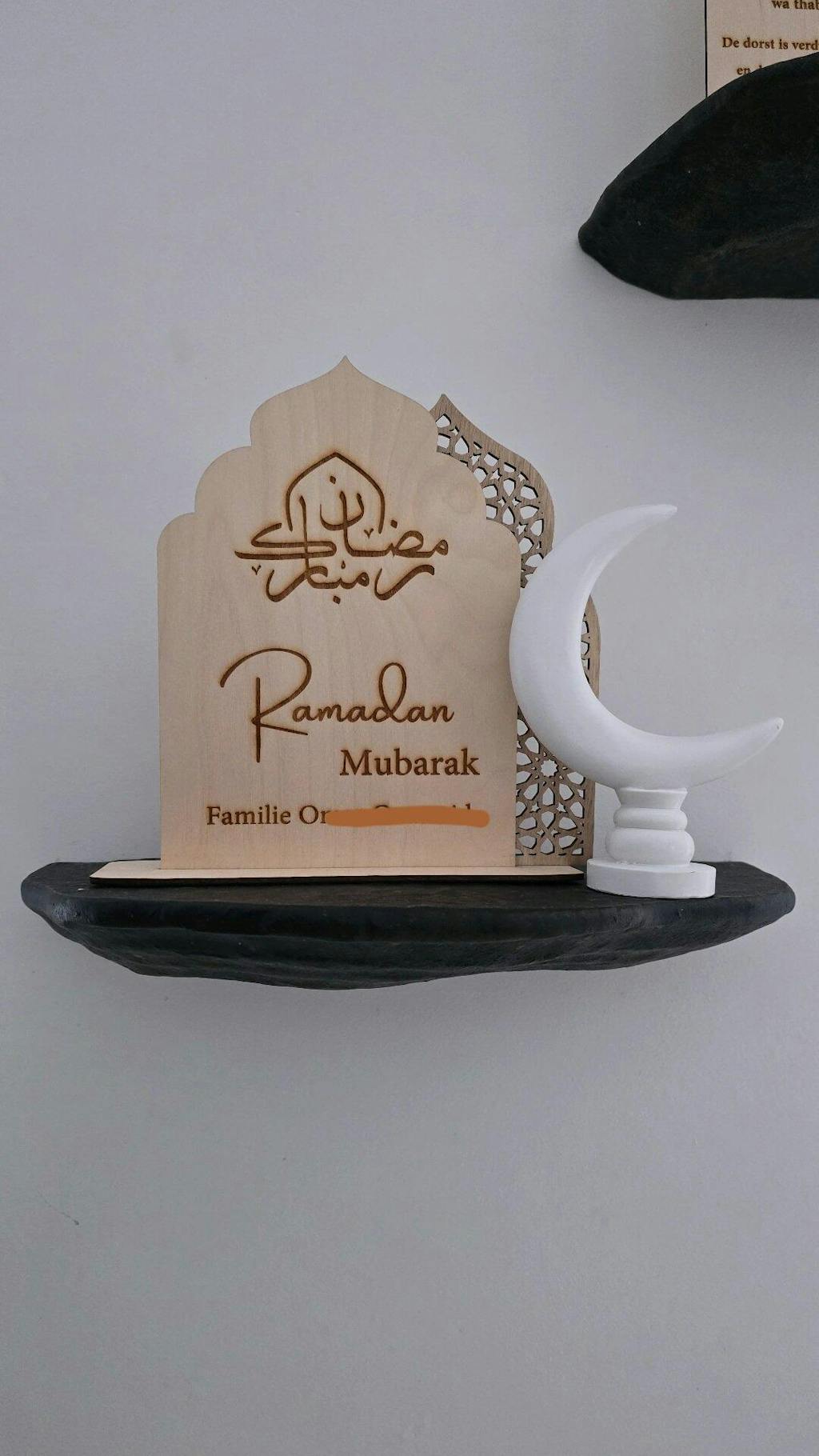 Ramadan Mubarak sign