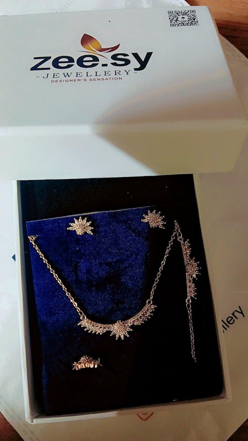 Sparrow Pendant