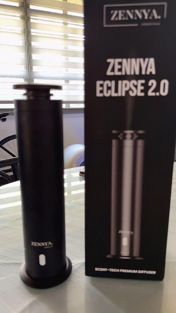 zennya® Eclipse 2.0 Diffuser & Essential Oils Set