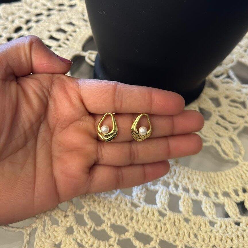 Teardrop Pearl Stud Earrings for Women | ZEWORY