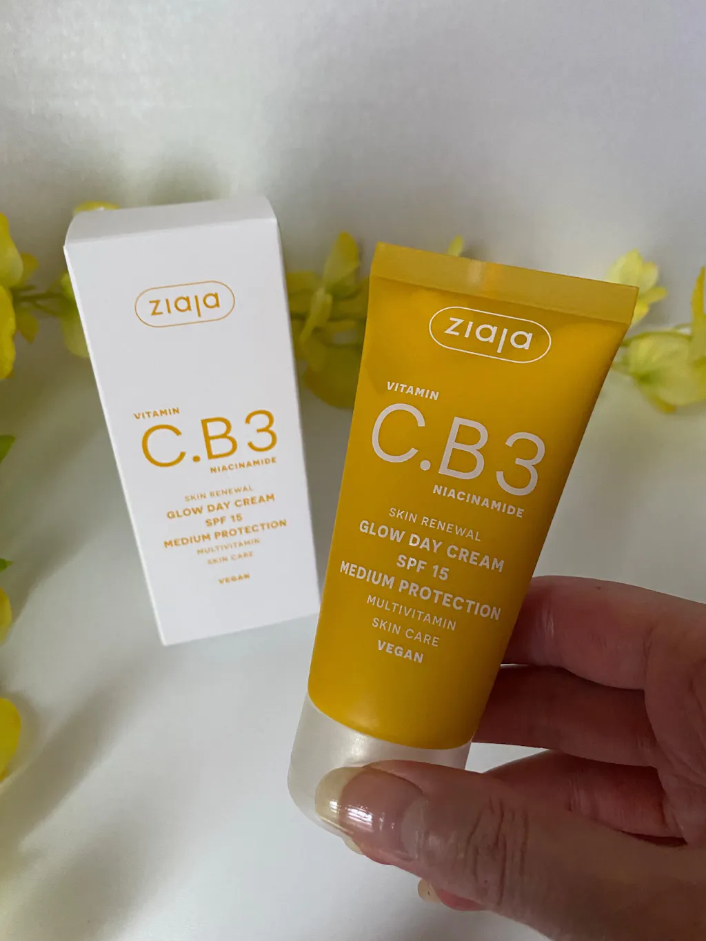 新品未開封　Flavia Concentrate Cream 30g Ziaja Vitamin C.B3 Niacinamide Glow Day Cream Spf 15 50ml