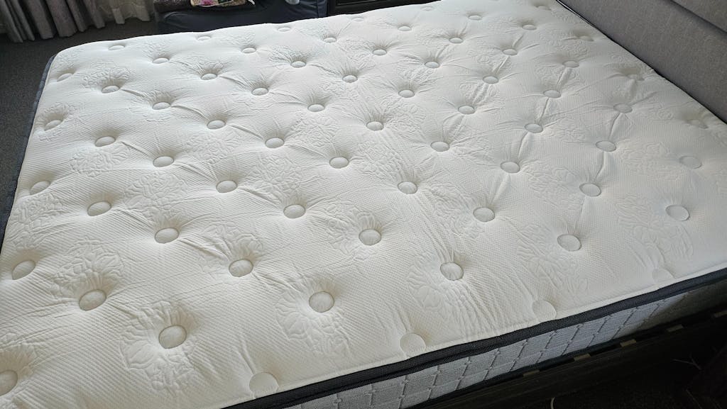 Deluxe Signature Pocket Spring Mattress
