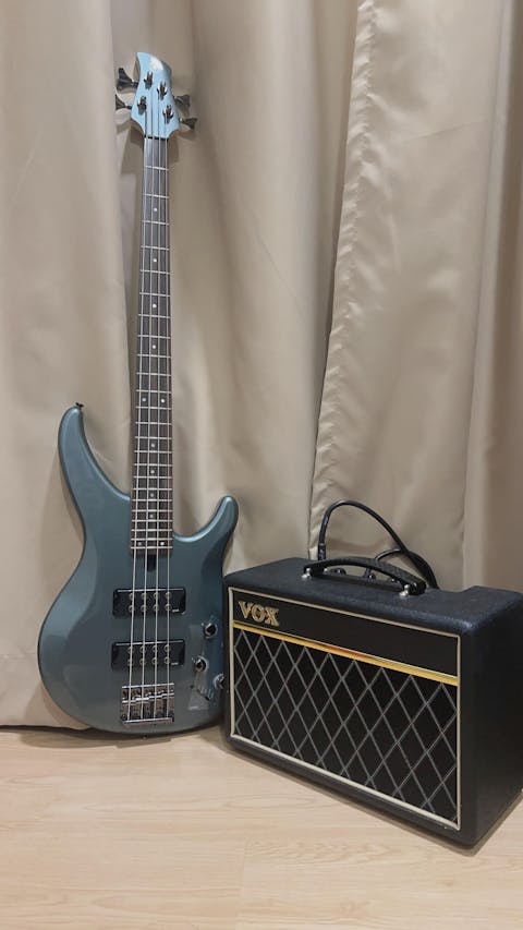 Yamaha TRBX304 4-string Electric Bass Guitar Package - Mist Green (TRBX 304/TRBX-304)