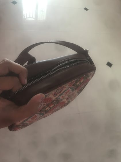 to shop / {purse diaries} apc half moon bag review