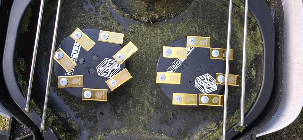 Mammotion Yuka Mähroboter Performance Messerteller REVOlution MK4 schwarz